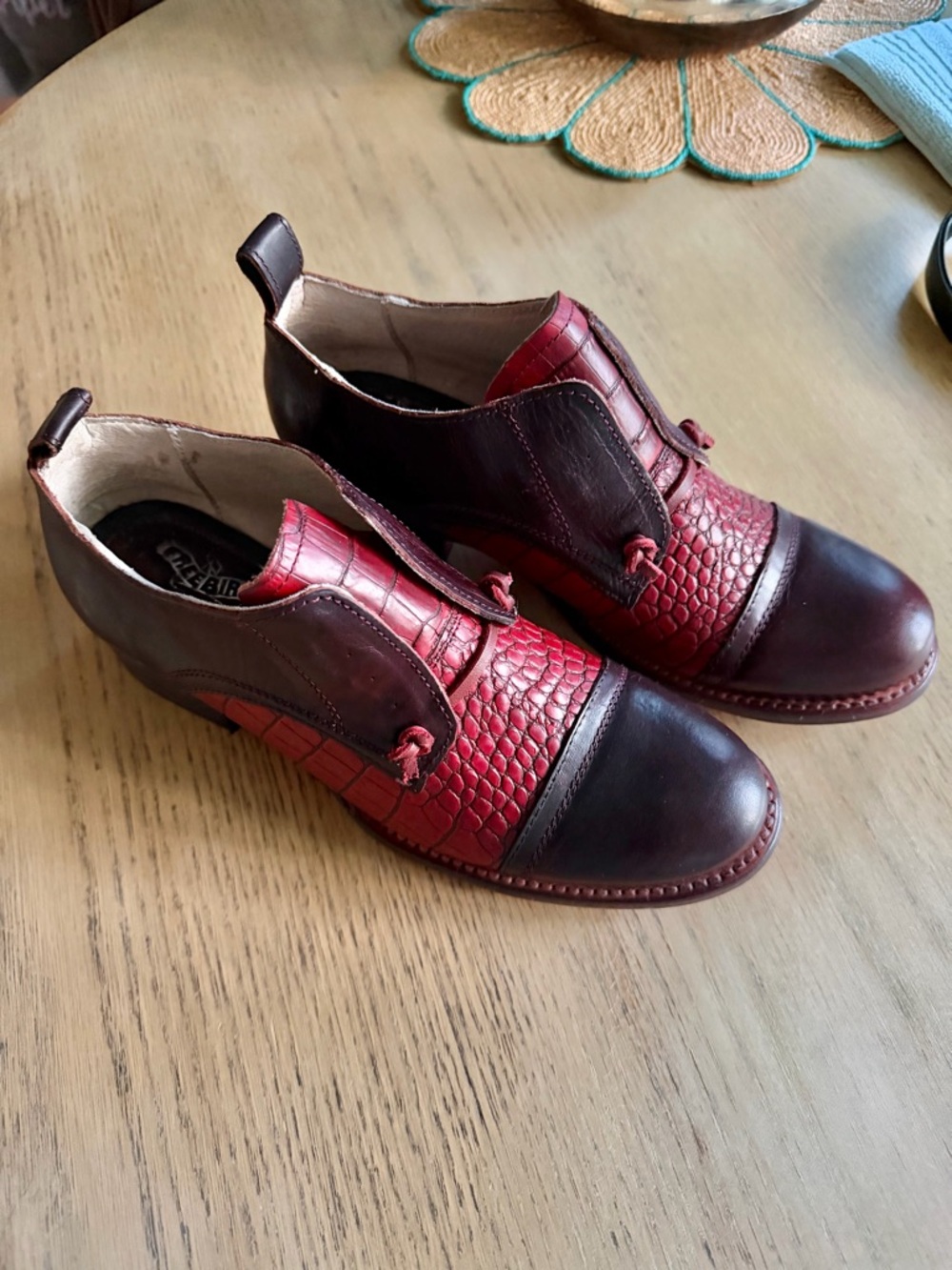 Freebird by Steven Two-Tone Burgundy and Red Leather Oxfords - Picture 2 of 4